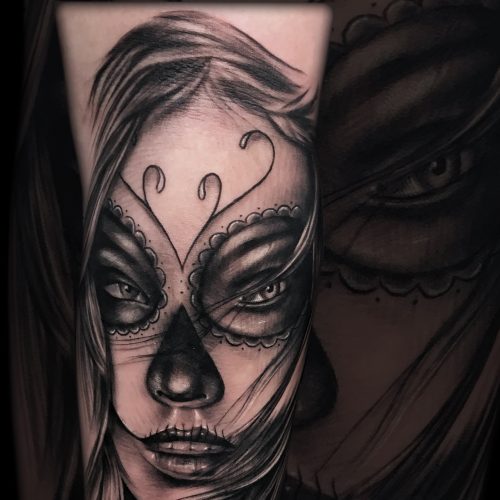 sleeve-fermale-face-black-and-grey-chris-Strach-inkden-tattoo-Blackpool