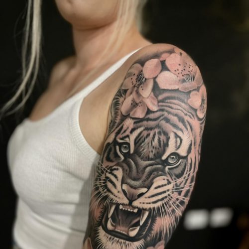 Tiger-with-cherry-blosoms-by-Pedro-VanDiesel-Tattoo_Inkden-Tattoo-Studio_Blackpool