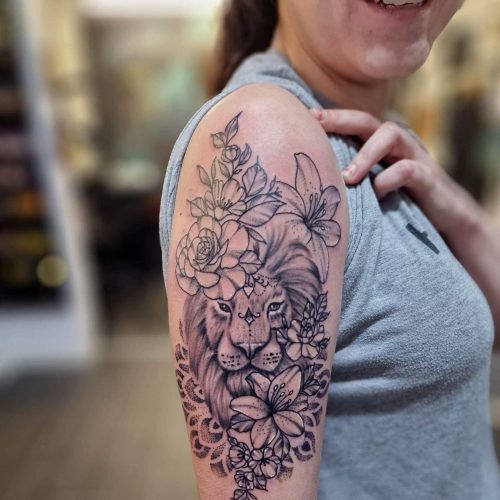 laurajade:tropical-frog-tattoo -frog-treefrog-color-tropical-hibiscus-tree-frog-flowers