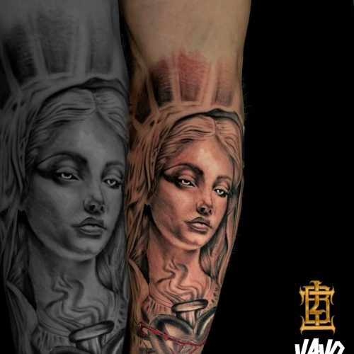 biblical-female-sunrays-barbed-wire-heart